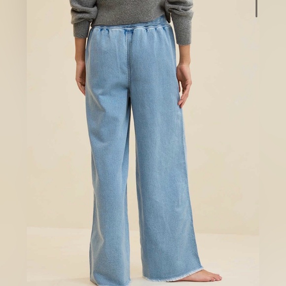 Aerie Wide Leg Barrel Leg pull on jeans size large - Picture 2 of 9